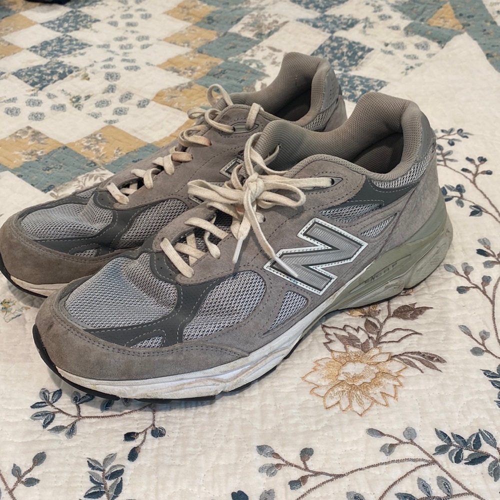 Men’s new balance tennis shoes